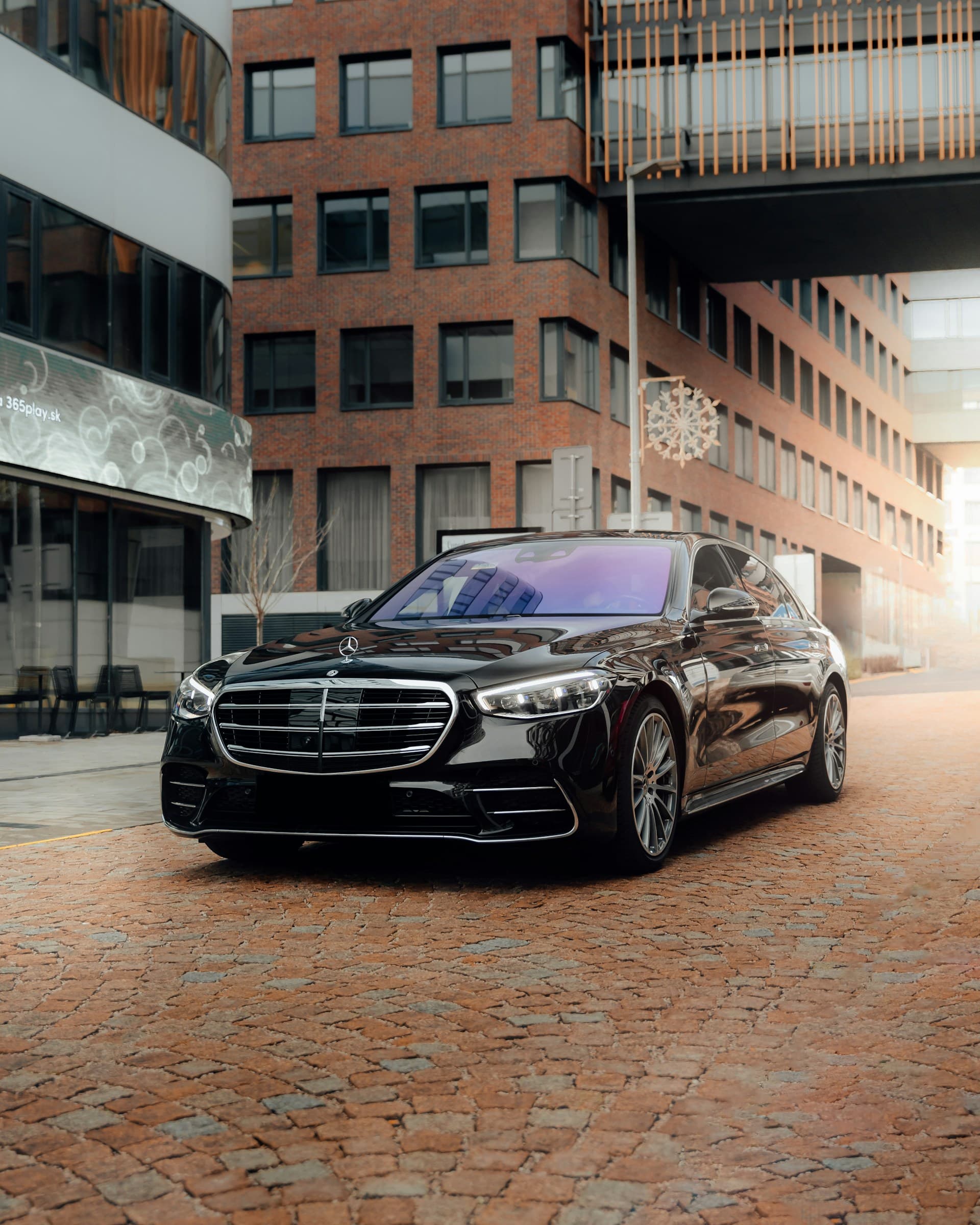 Mercedes-Benz Huren hero